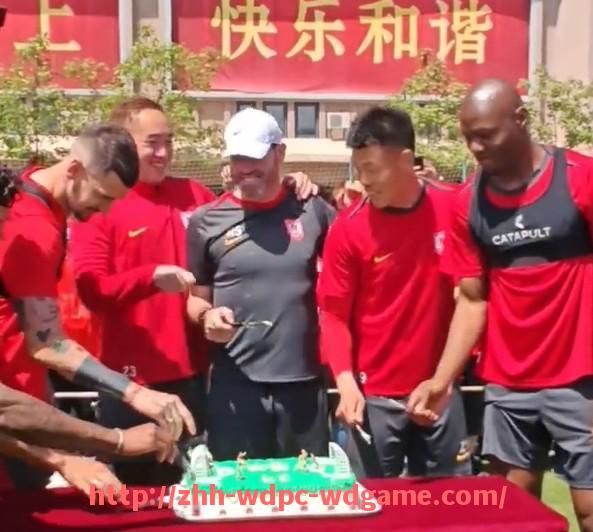 问鼎娱乐官方网站-德甲各球队队服颜色解析及历史变迁盘点