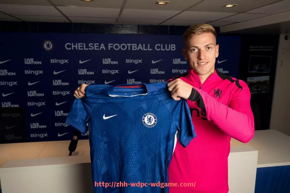 问鼎娱乐官方网站-德甲联赛中哪支球队前锋数量最少及原因分析